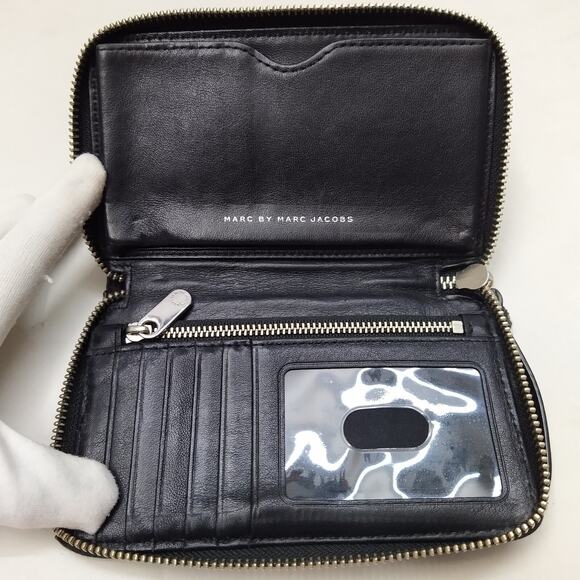 Marc By Marc Jacob Leather Zip Around Credit Card Wristlet Wallet - Picture 10 of 15